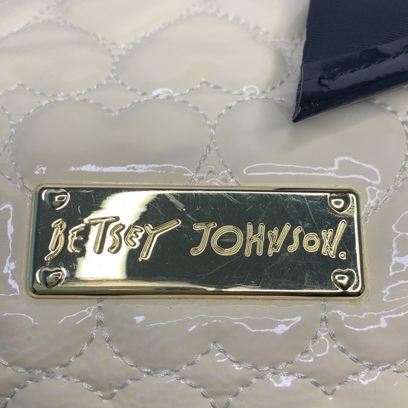 Betsey Johnson Be mine quilted hearts satchel - Picture 6 of 11